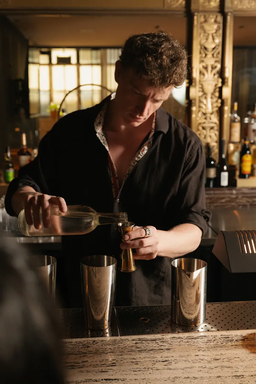 Au bar