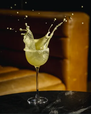Cocktails au bar