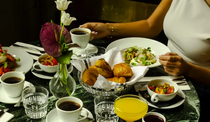 Table de brunch à l'Oasis